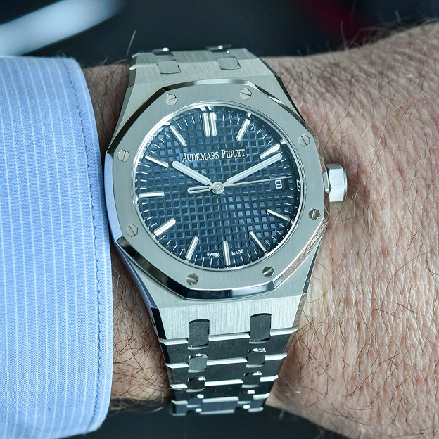 Sky Blue Dial 15550ST<br>
https://monochrome-watches.com