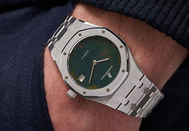 Royal Oak with impressive bloodstone dial<br>
https://watchesbysjx.com